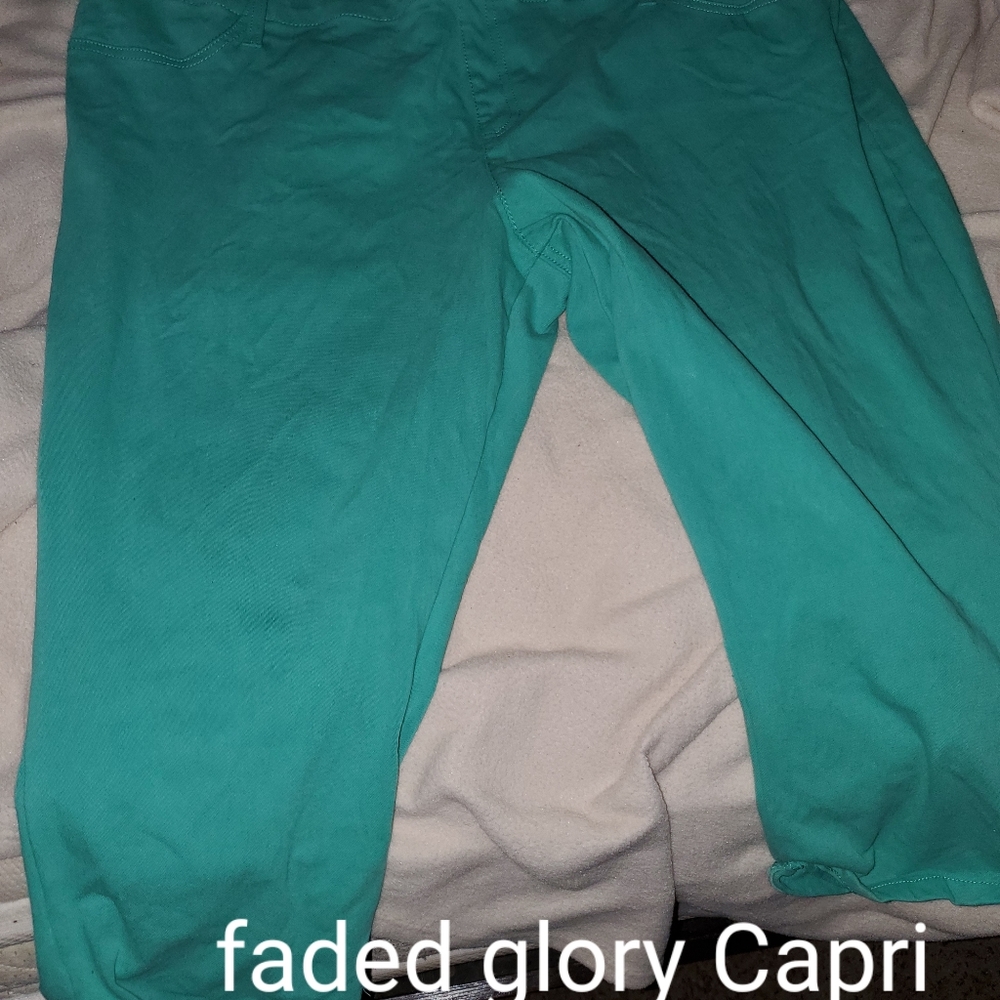 Faded glory capri